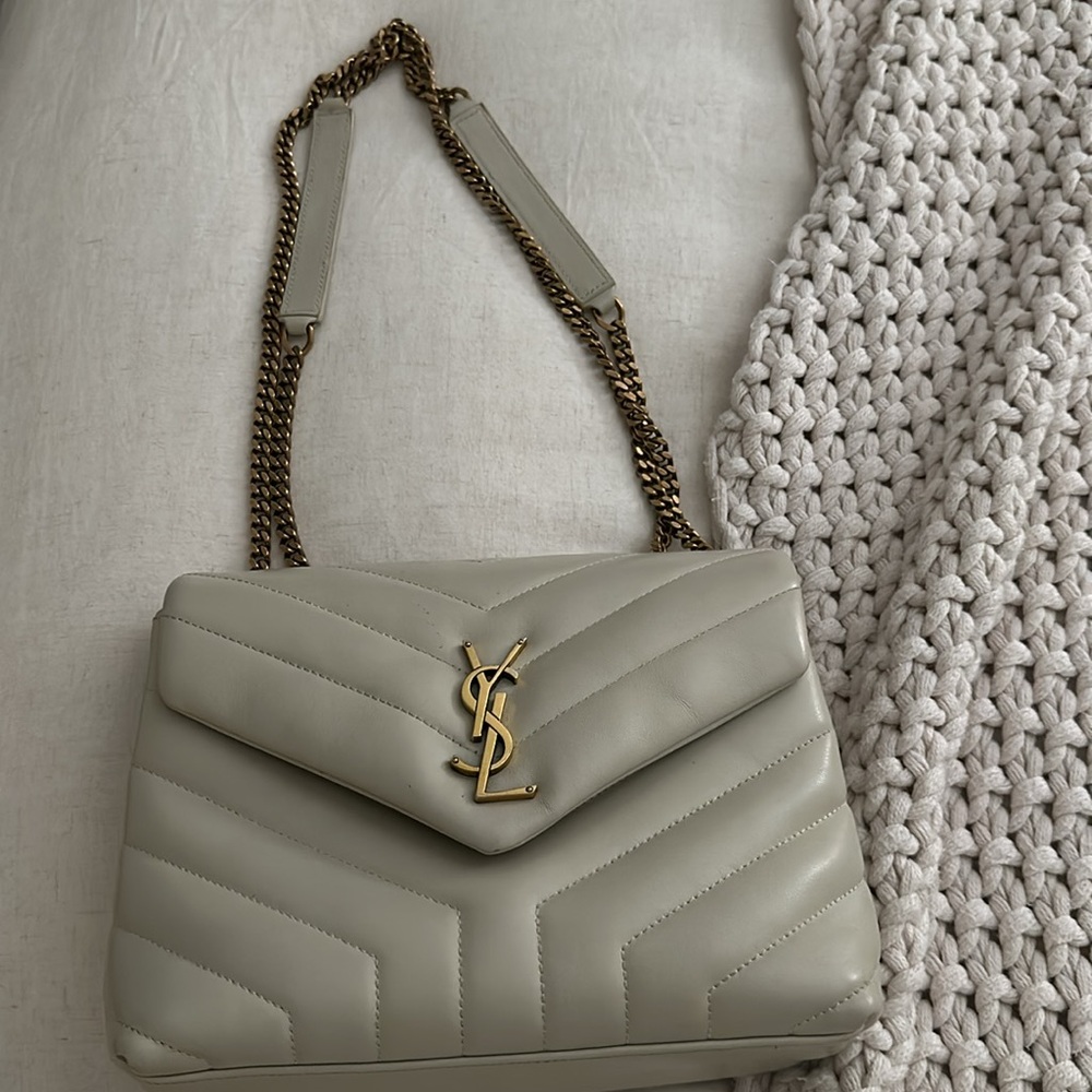 SAINT LAURENT
Loulou small quilted leather shoulder bag